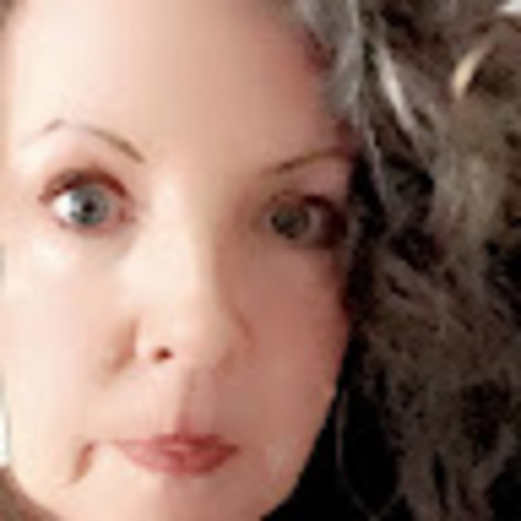 Meet your Posher, Michelle - Picture 1 of 1